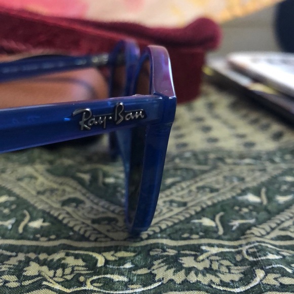 RAY-BANS The Icon Collection - Picture 3 of 7